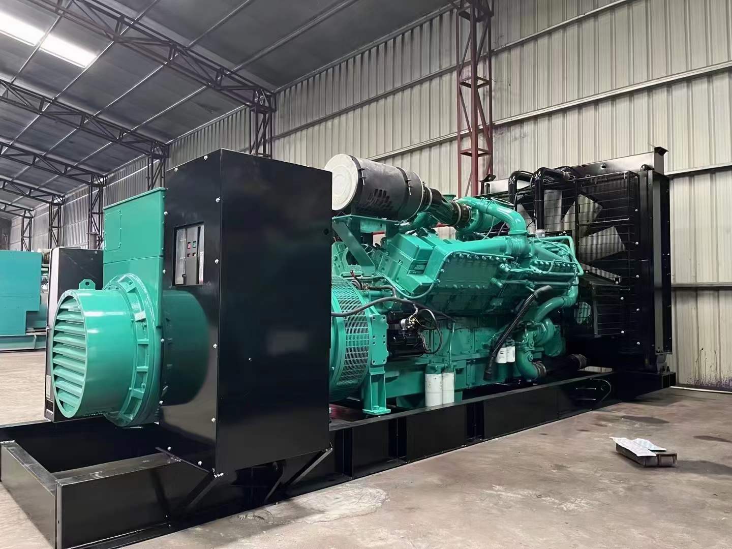西畴如何降低 800kW 柴油发电机输出电流的波动？