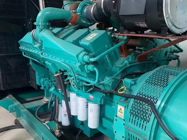 西畴更换100kW柴油发电机组机油时，需要注意哪些事项？